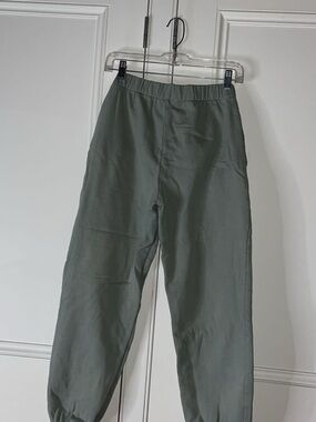 Brandy Melville Olive Green Elastic-Waist Joggers